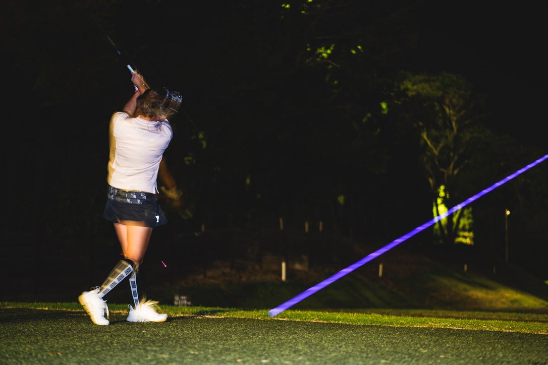 複合型フェス「NIGHT GOLF」で真夜中のゴルフ場の夜空をレッドクリフのドローンショーがジャック