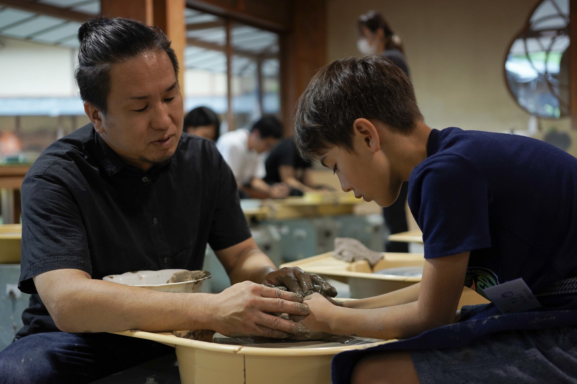 この夏、工芸職人に弟子入りしよう！駿府の工房 匠宿が子どもたちに提供する、夏だけの特別な体験プログラム...