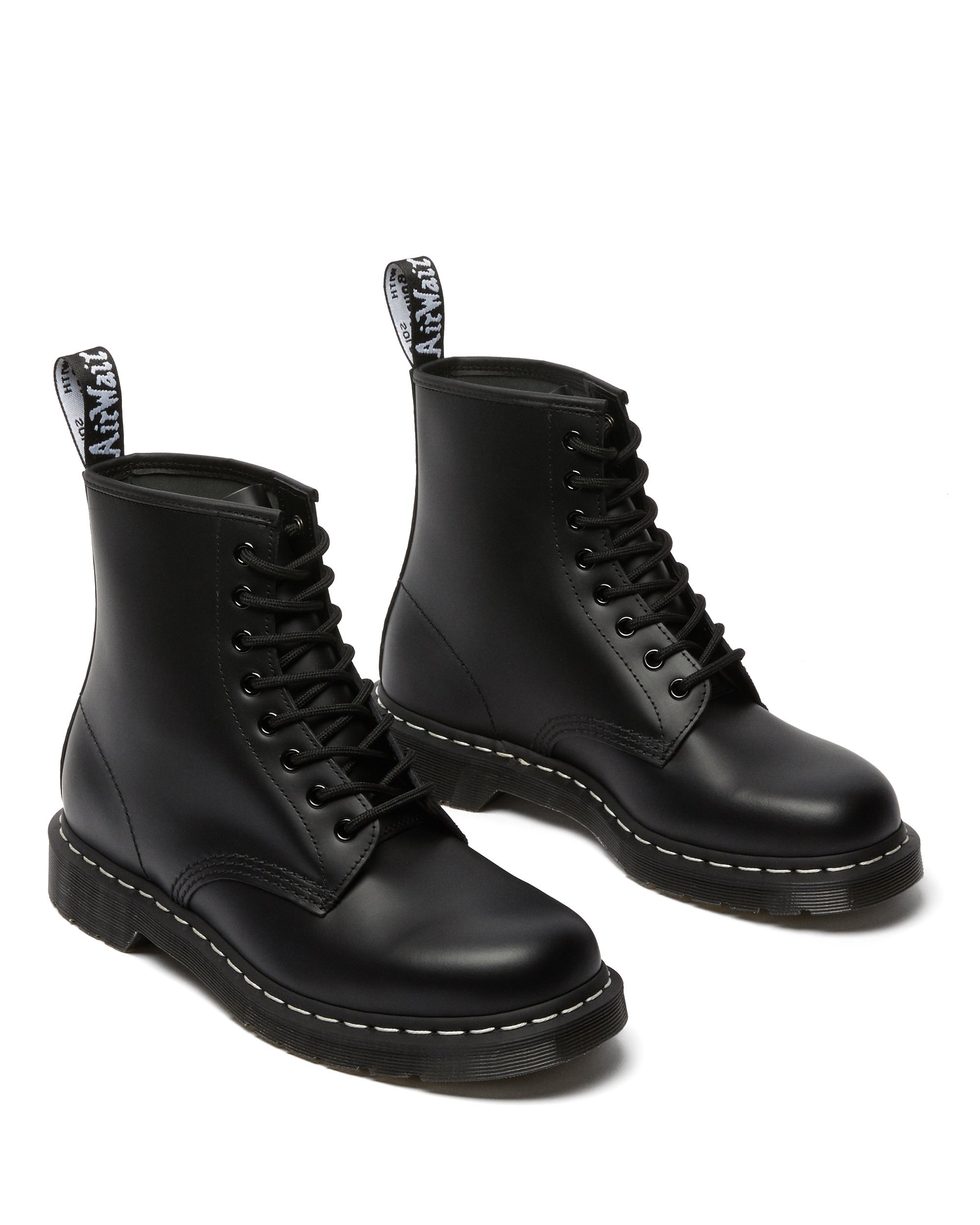 Dr. Martens から日本限定モデルを含む 秋の最新作「ホワイトステッチコレクション」が 7 月 19 日(金)より発...