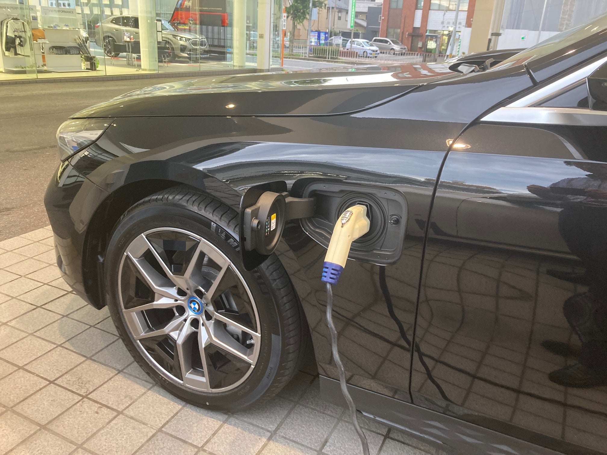 【名古屋初】ＢＭＷ社の電気自動車（ＥＶ）ハイヤー導入について