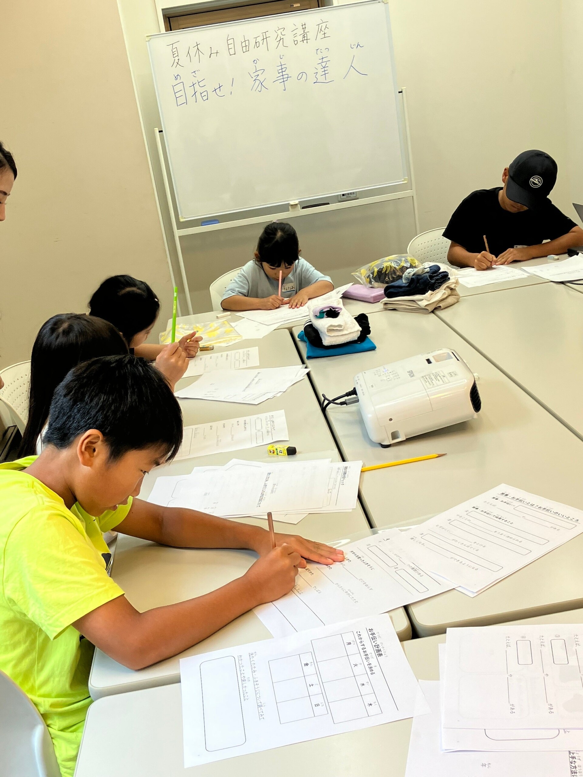 【イベントレポート】小学生の夏休みの“自由研究”課題を会社で解決！ママも助かる「夏休み自由研究イベント」...