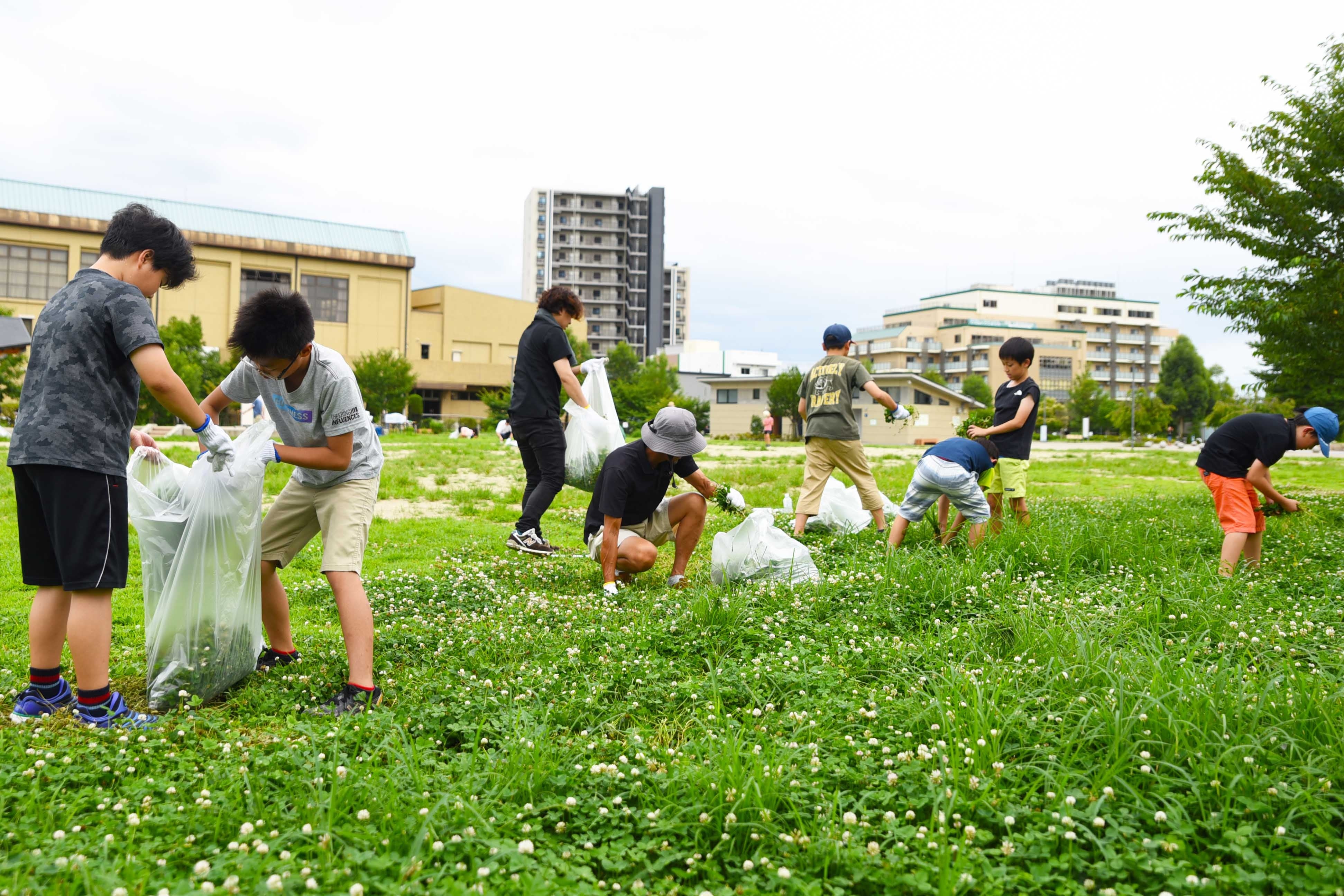 キセラ川西せせらぎ公園 メンテナンスイベント「大そうじ選手権」 開催 / 兵庫県川西市