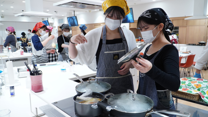 大阪国際大学短期大学部栄養学科×大阪ガスネットワーク株式会社×守口市危機管理室の産官学による「防災教育」