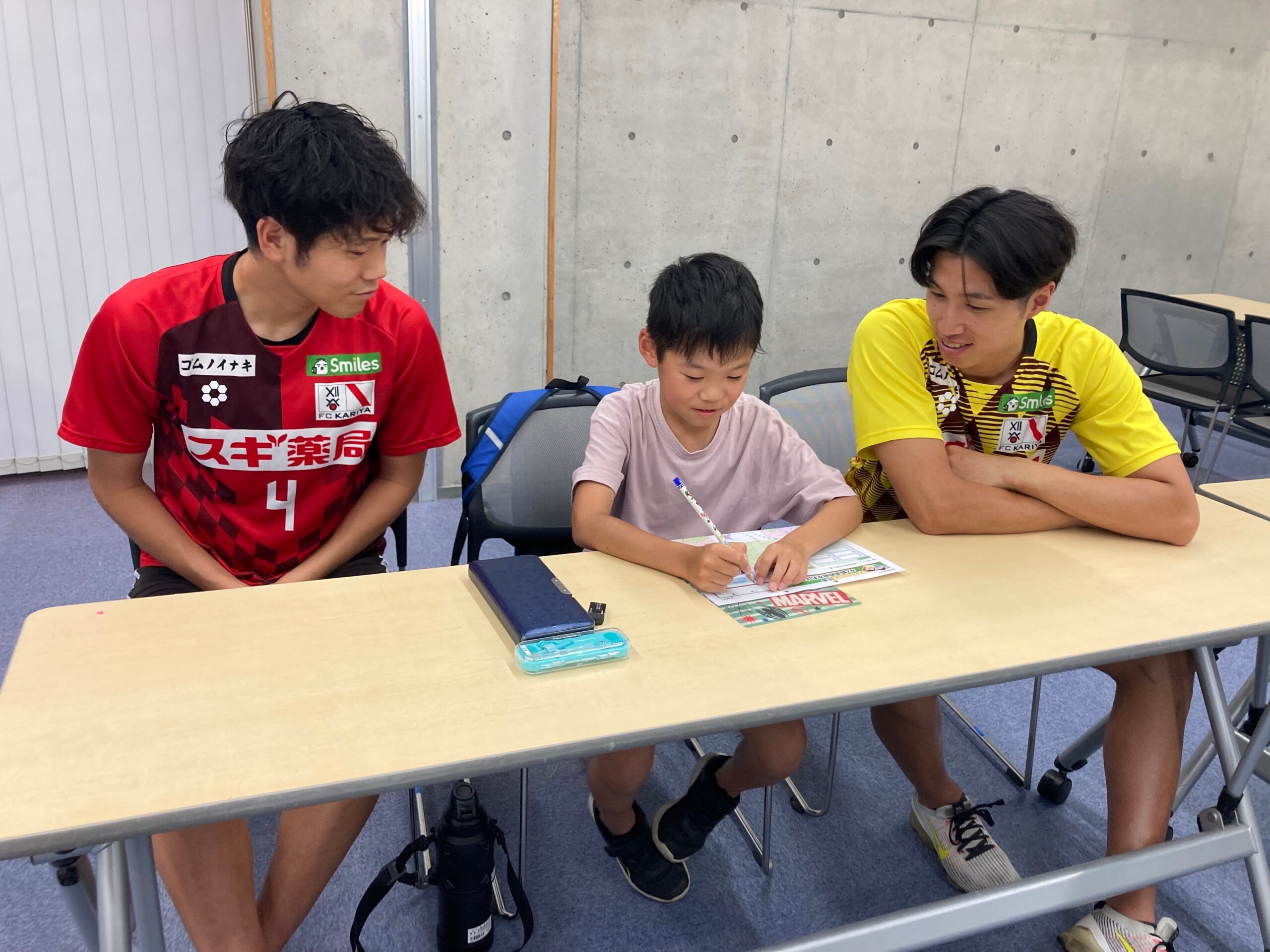 8月10日(土)知求塾 presentsマッチ試合前に『FC刈谷選手と一緒に夏休みの宿題をしよう』実施