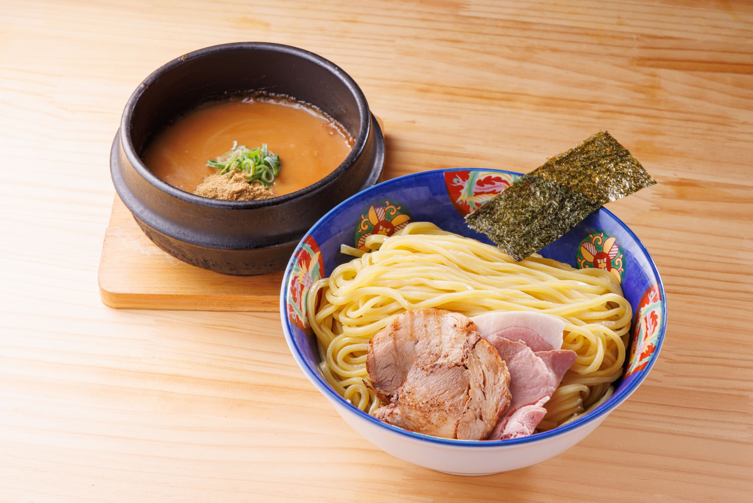 【一度食べたら忘れられない鯔背な職人の至高の一杯】つけ麺 鶏そば 鯔背ヤ 2024年8月20日(火) NEW OPEN!!