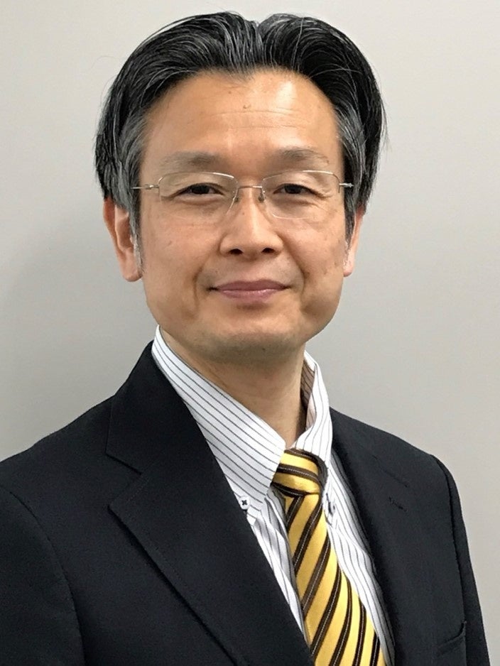 元（株）日立製作所　公共企画本部長　甲斐 隆嗣氏が(株)クワッドマイナージャパンの顧問に就任