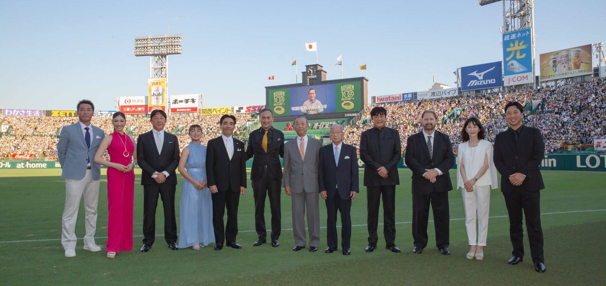 8月1日（木）開催の「KOSHIEN CLASSIC」記念式典｜豪華出演者による記念撮影