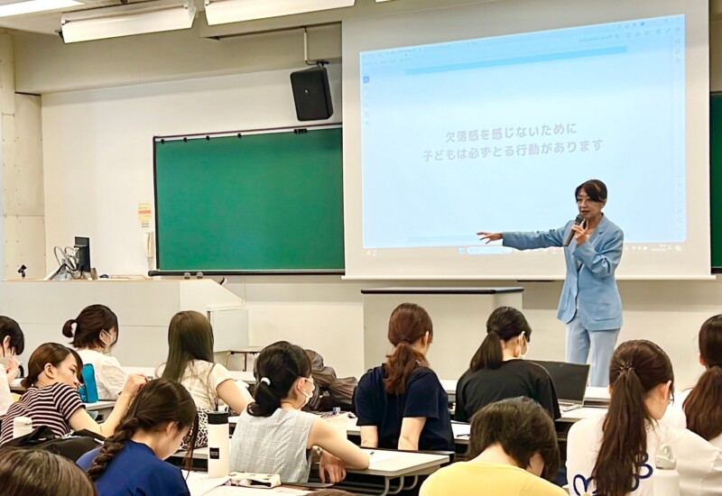 大妻女子大学で「あなたらしさを優先する人生とキャリアデザイン」特別講義を開催しました。