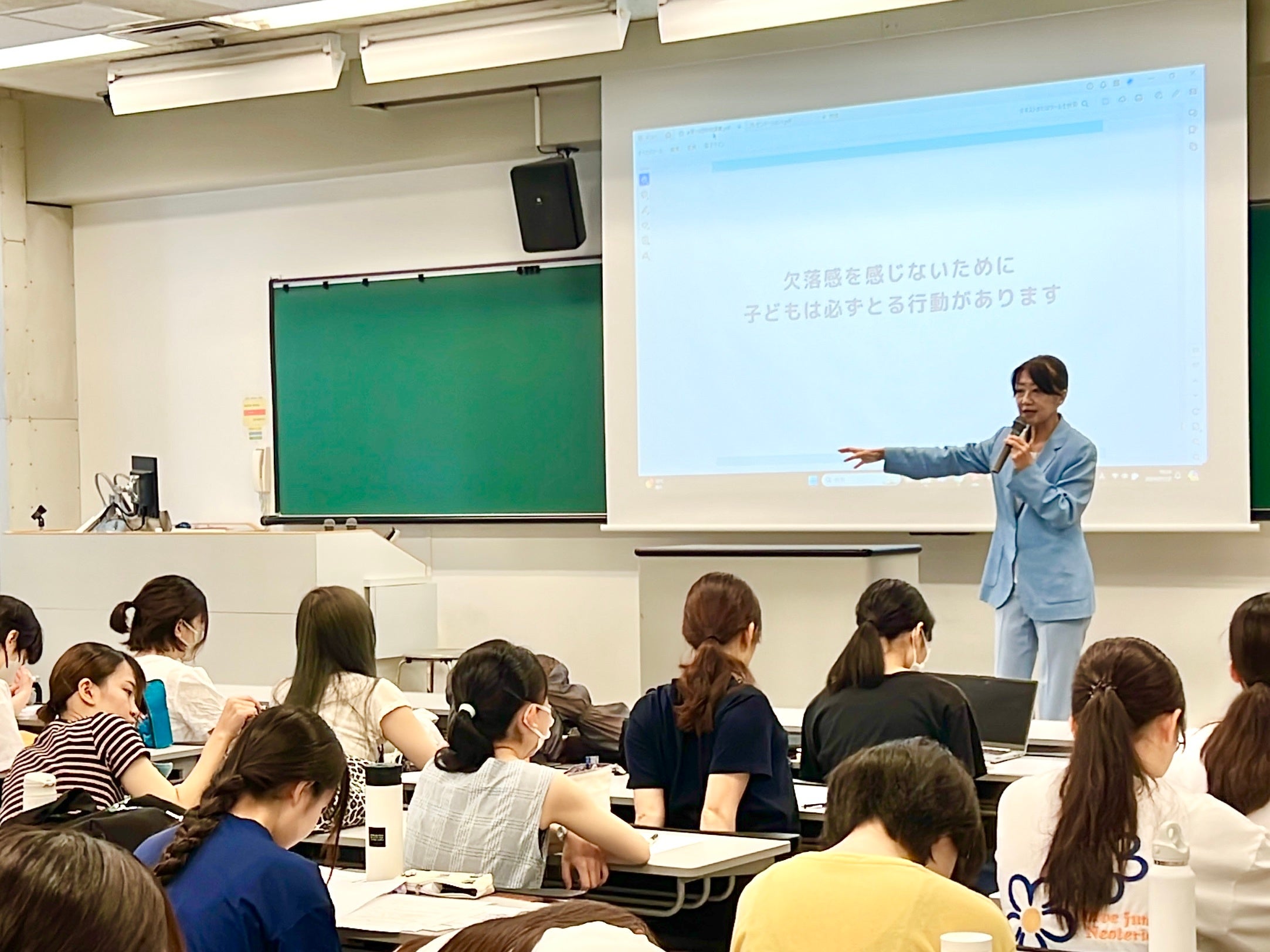 大妻女子大学で「あなたらしさを優先する人生とキャリアデザイン」特別講義を開催しました。