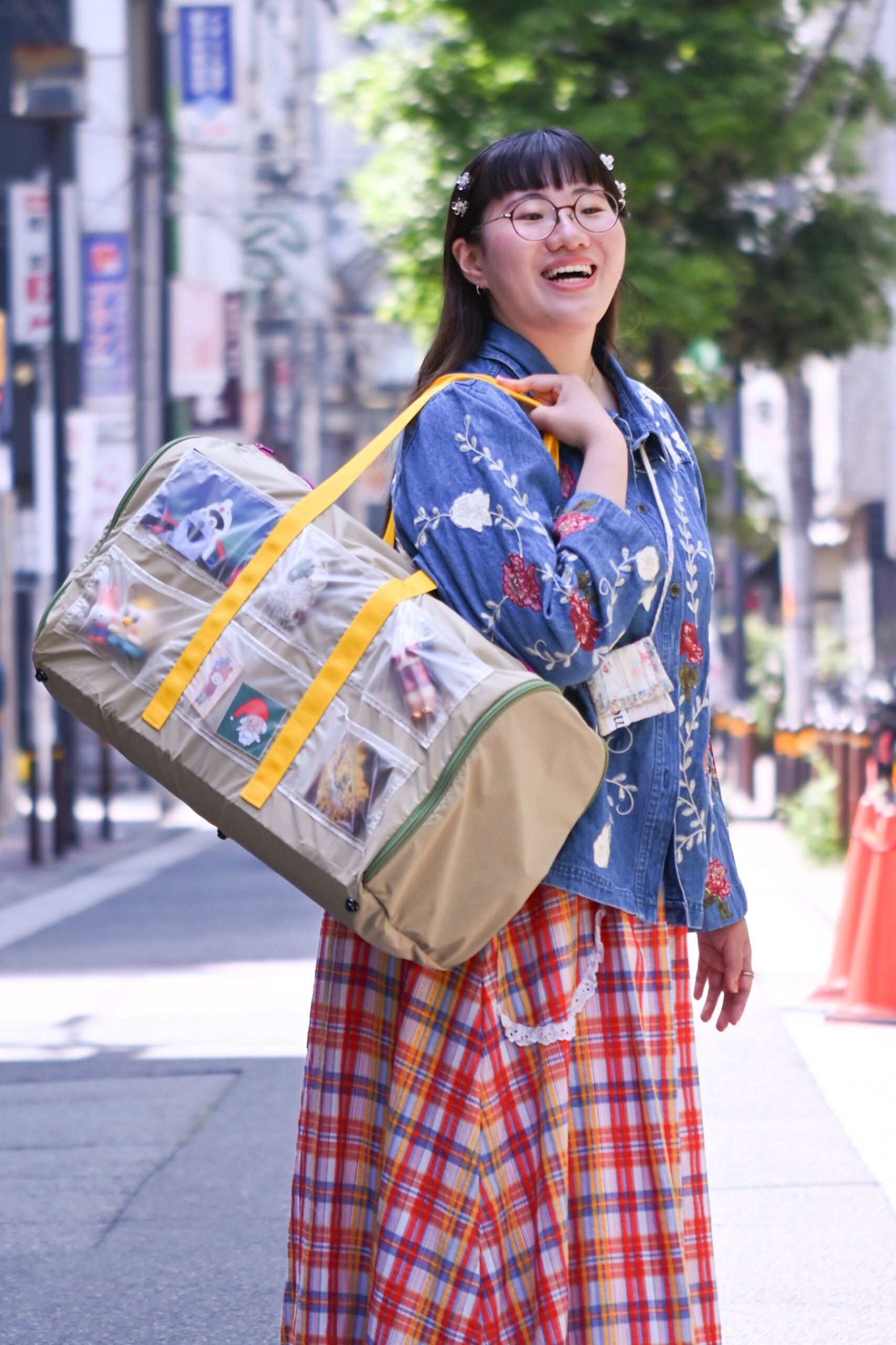 上田安子服飾専門学校、トライアルプログラムで学生が実用性を追求したガーメントバッグをデザイン。社会的意...