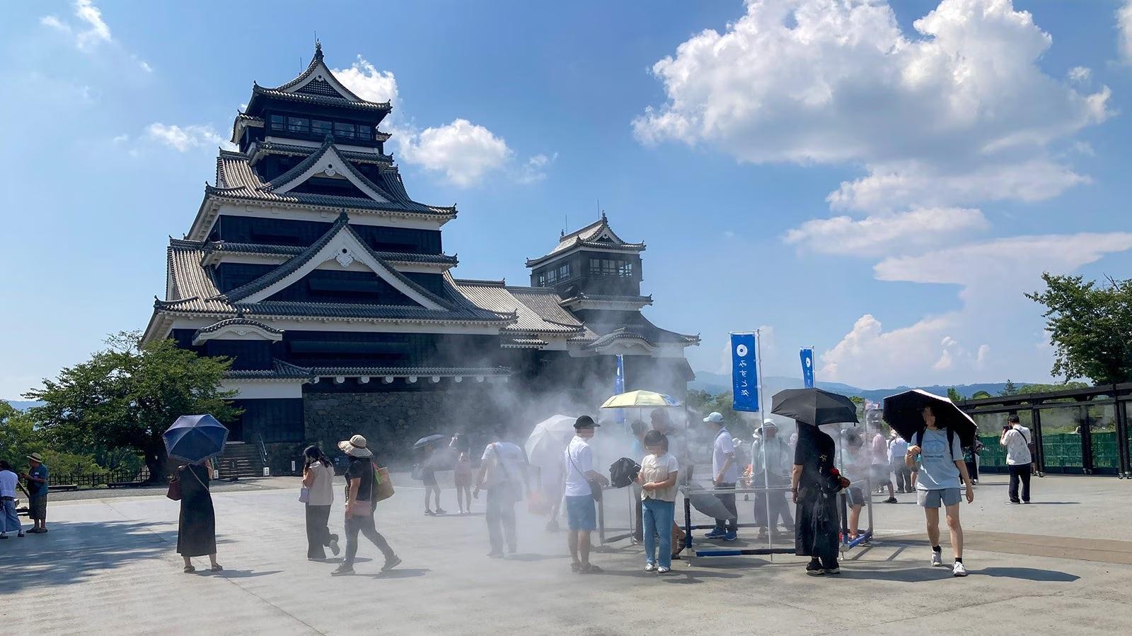 熊本城天守閣前に新開発ミストシステムのプロトタイプを設置