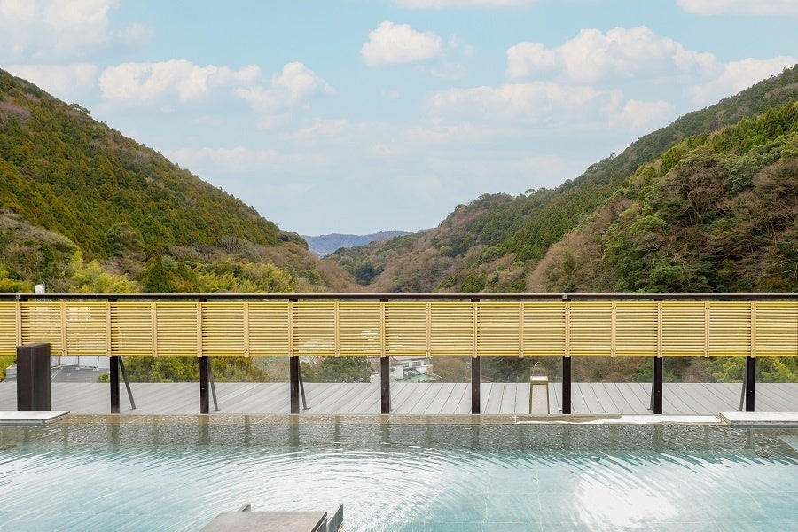 【奥湯河原温泉　山翠楼SANSUIROU】14時チェックインで一足先に　～展望露天風呂＆ミニバーで至高の癒しを～