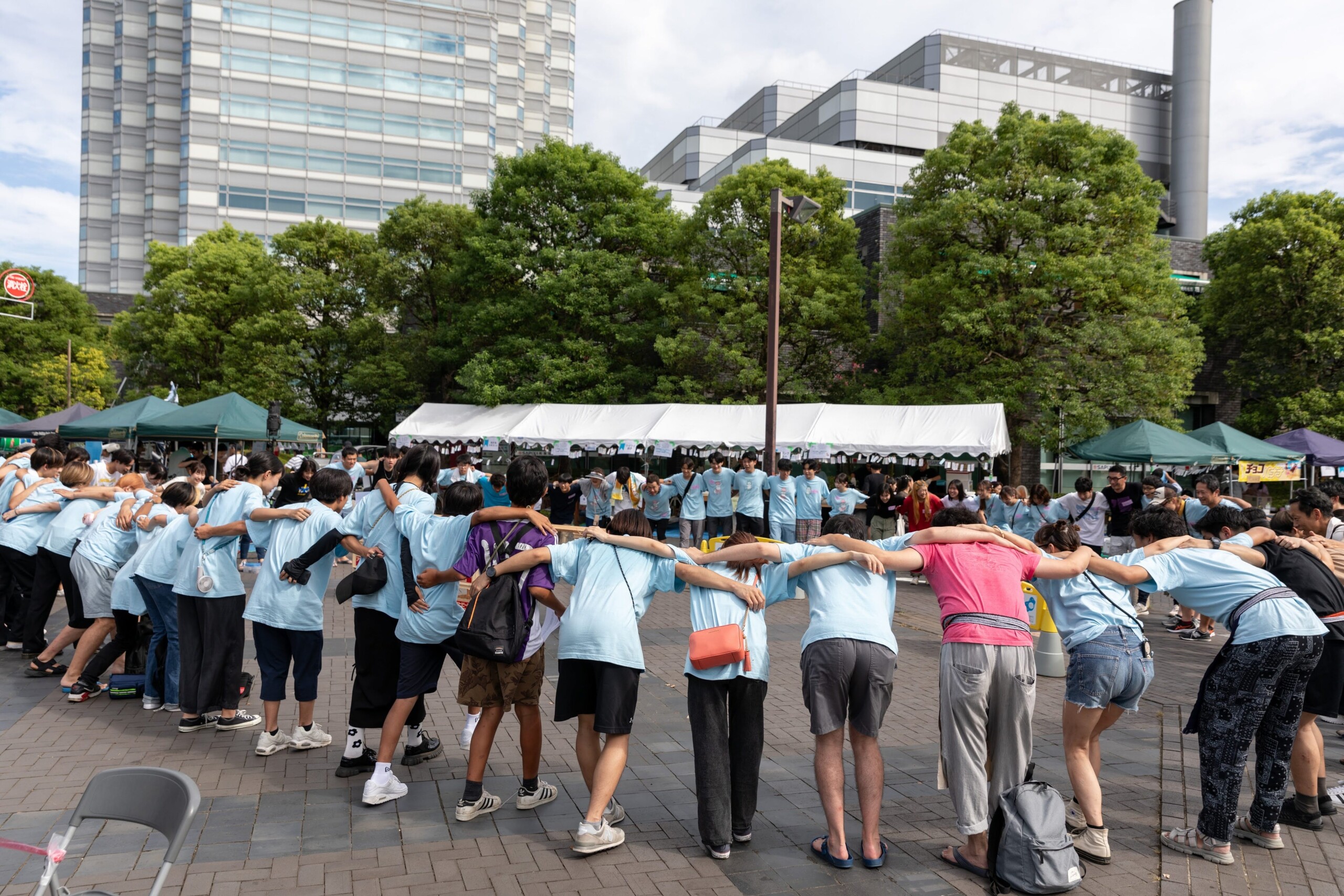 世田谷でハイタッチの嵐？！ 学生と地域が一体となる夏祭り。用賀サマーフェスティバル2024、8月24・25日に開...