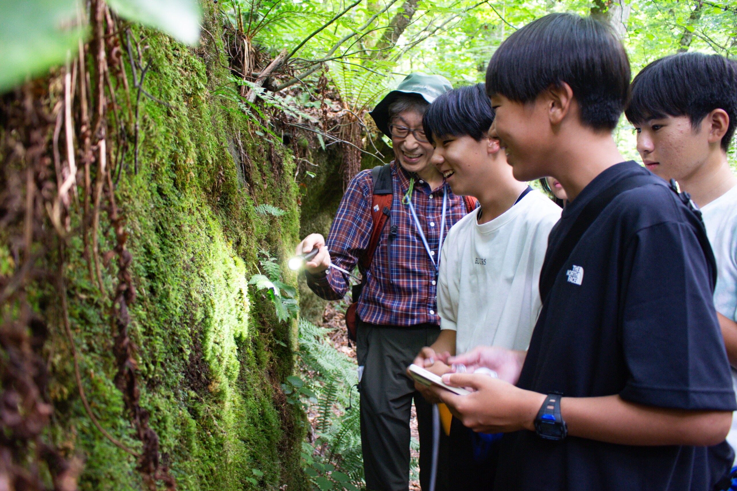 【星野リゾート　奥入瀬渓流ホテル】8月10日「苔の日」に、苔を通して地域の観光を支えてきた事業者の取り組...