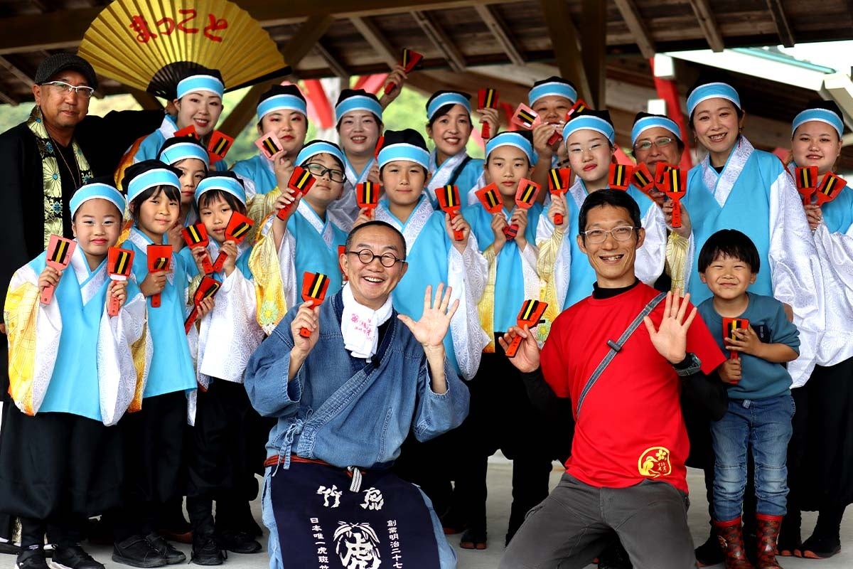 第71回よさこい祭りで初披露！「竹虎創業130周年記念で製作した竹の地方車」