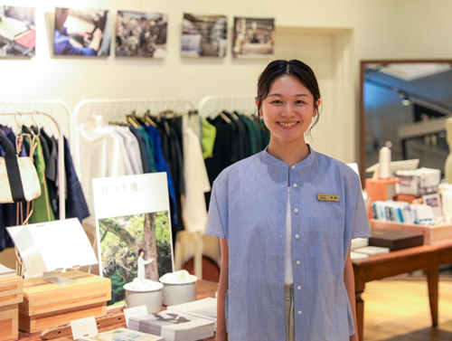 地場産業振興に積極的に取り組む浜松市のご紹介により、遠州織物の若手プロジェクトチーム「entrance」が、自...