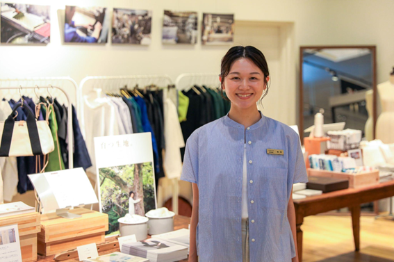 地場産業振興に積極的に取り組む浜松市のご紹介により、遠州織物の若手プロジェクトチーム「entrance」が、自...