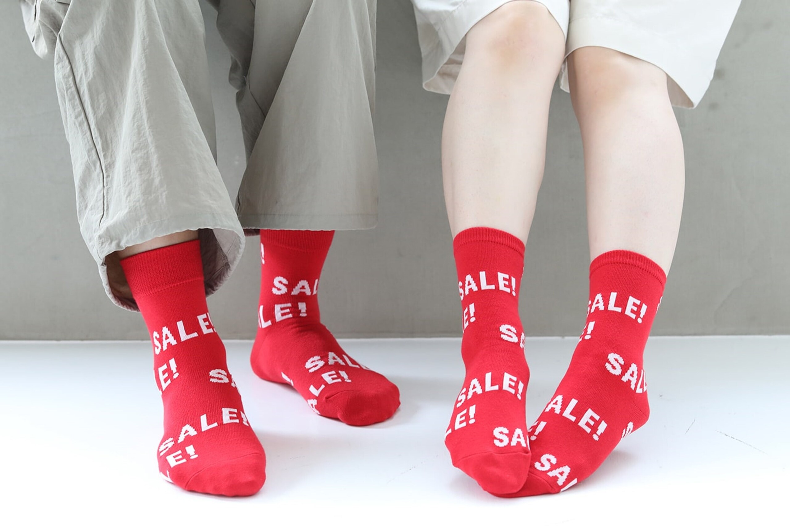 【靴下屋40周年記念企画】幻の非売品＜SALE SOCKS＞を公式オンラインストア限定で発売。期間中に着用して「靴...