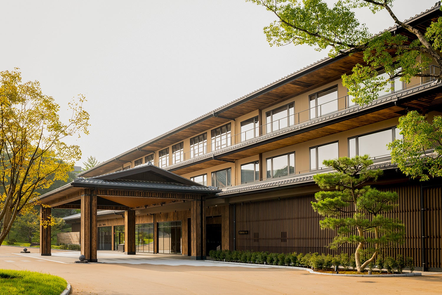 知る人ぞ知る・静かなる京都の名刹「総本山 智積院」／夏季限定の「利休好みの庭」と伝わる名勝庭園と精進料...