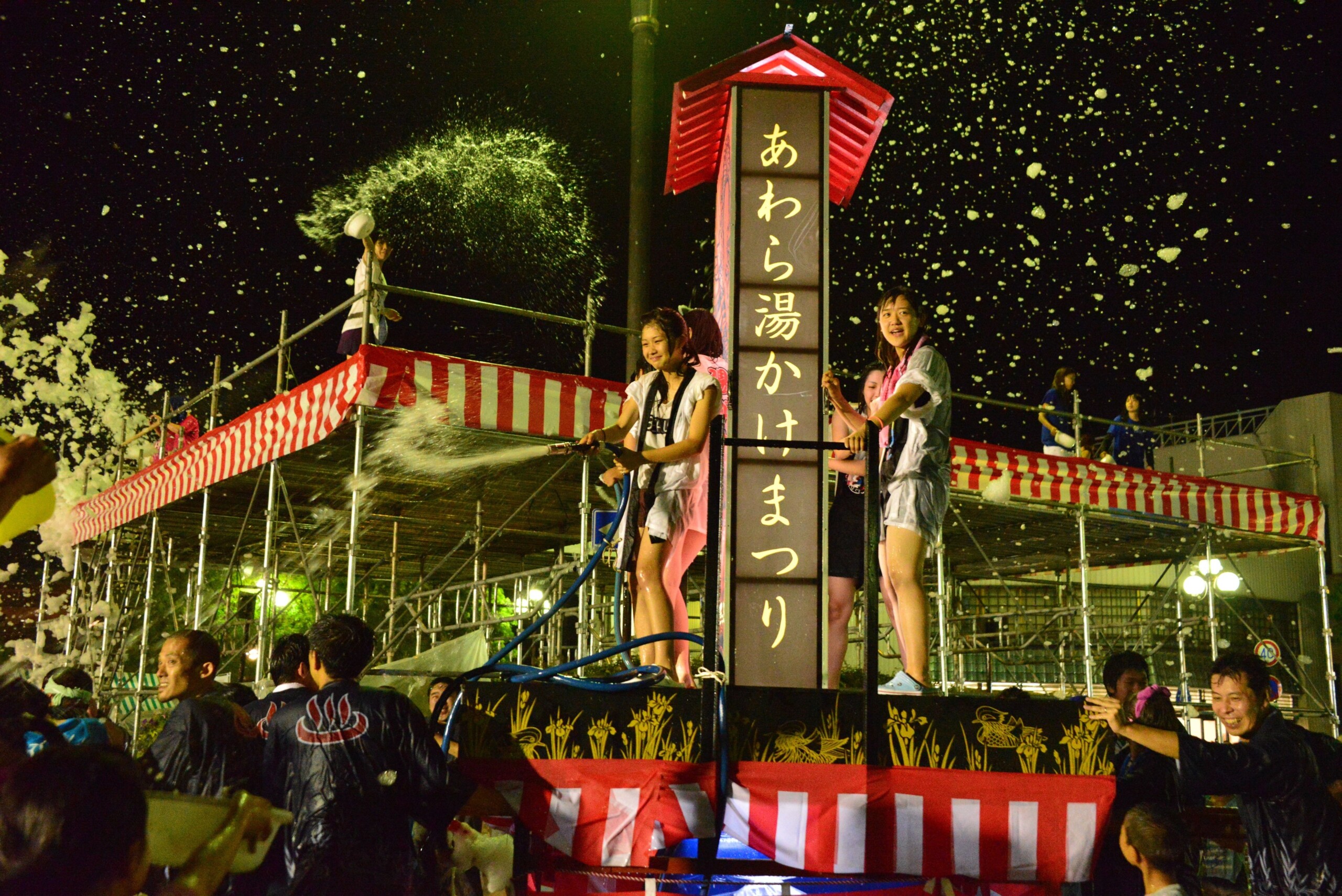 奇祭の開催！あわら温泉の湯かけまつり、今年のお湯は45トン！