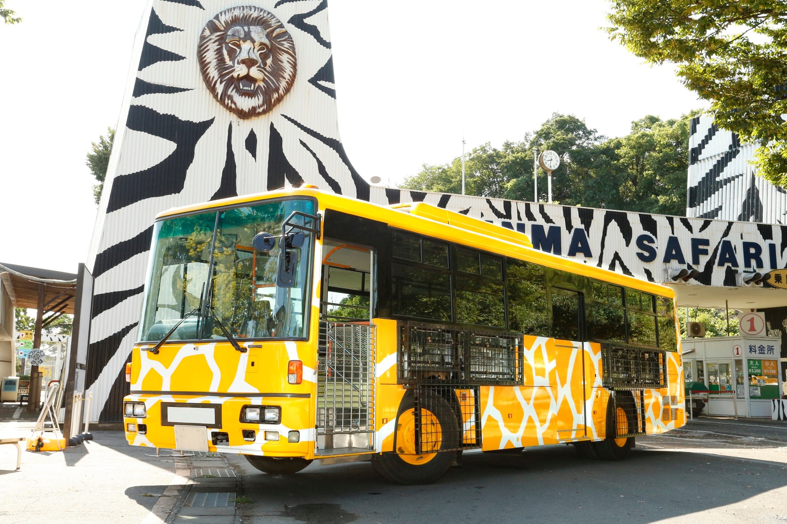 国内動物園で初めてリフト付きバスを導入する件について