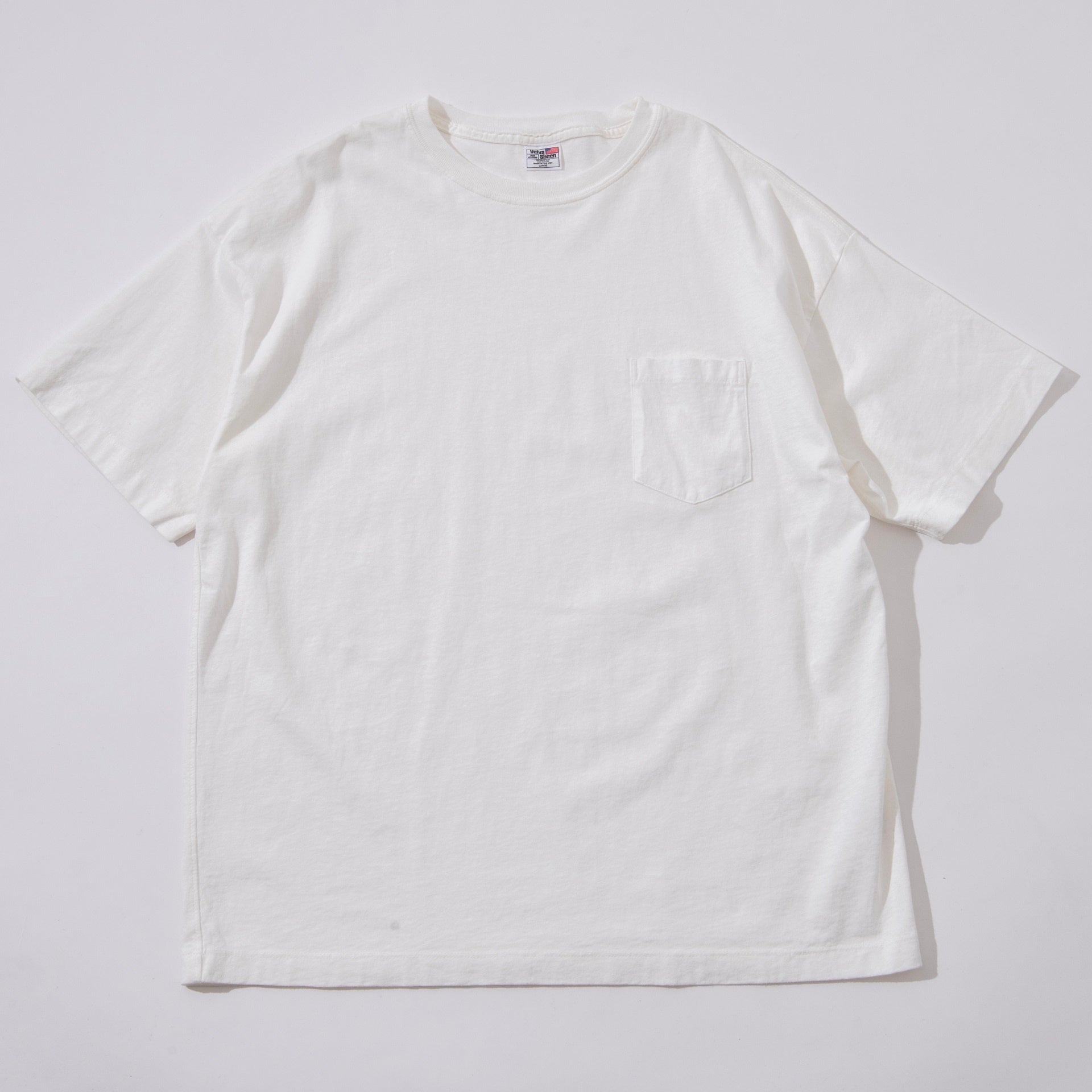 アメリカを代表するボディメーカー〈Velva Sheen〉と〈HIGH! STANDARD〉の別注パックTシャツ第2弾を発売