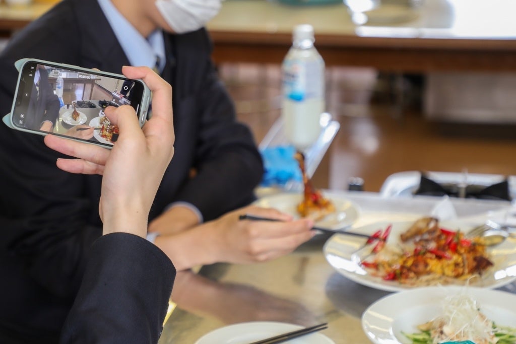 【高校生×食品メーカー×飲食店の新たな取り組み】宮城県鹿島台商業高等学校生徒考案「森林どり」コラボメニュ...