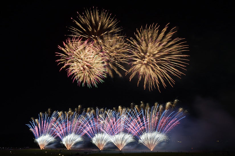 夜空を彩る２万発の光の祭典 45万人を魅了