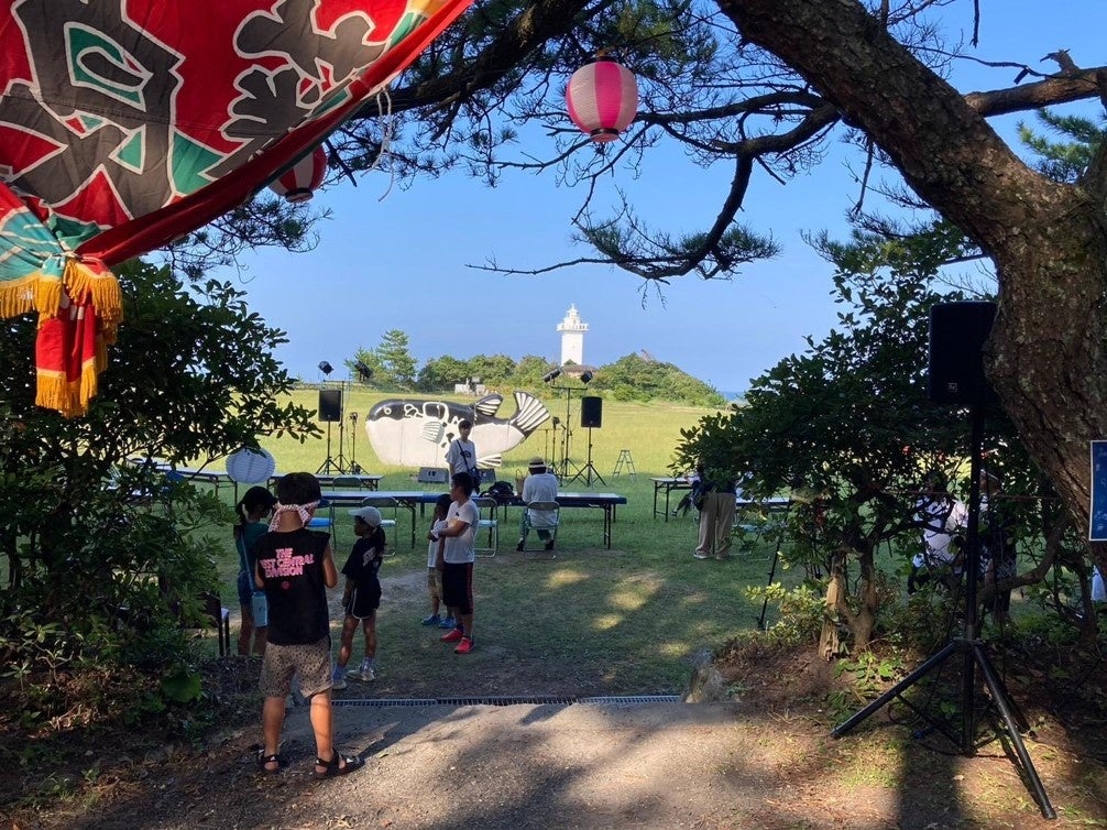 灯台の光に誘われて、夏の思い出作りへ。「安乗埼灯台まつり『夏の段』」を開催しました