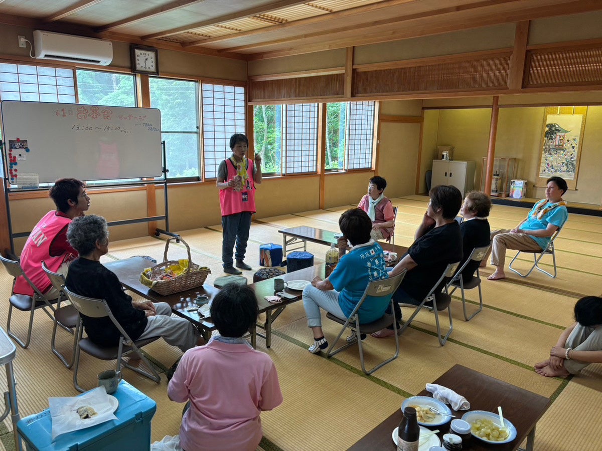 能登半島地震での孤独死・自殺者を減らすためお菓子などのフードロス食品を届ける我時朗(がじろう)