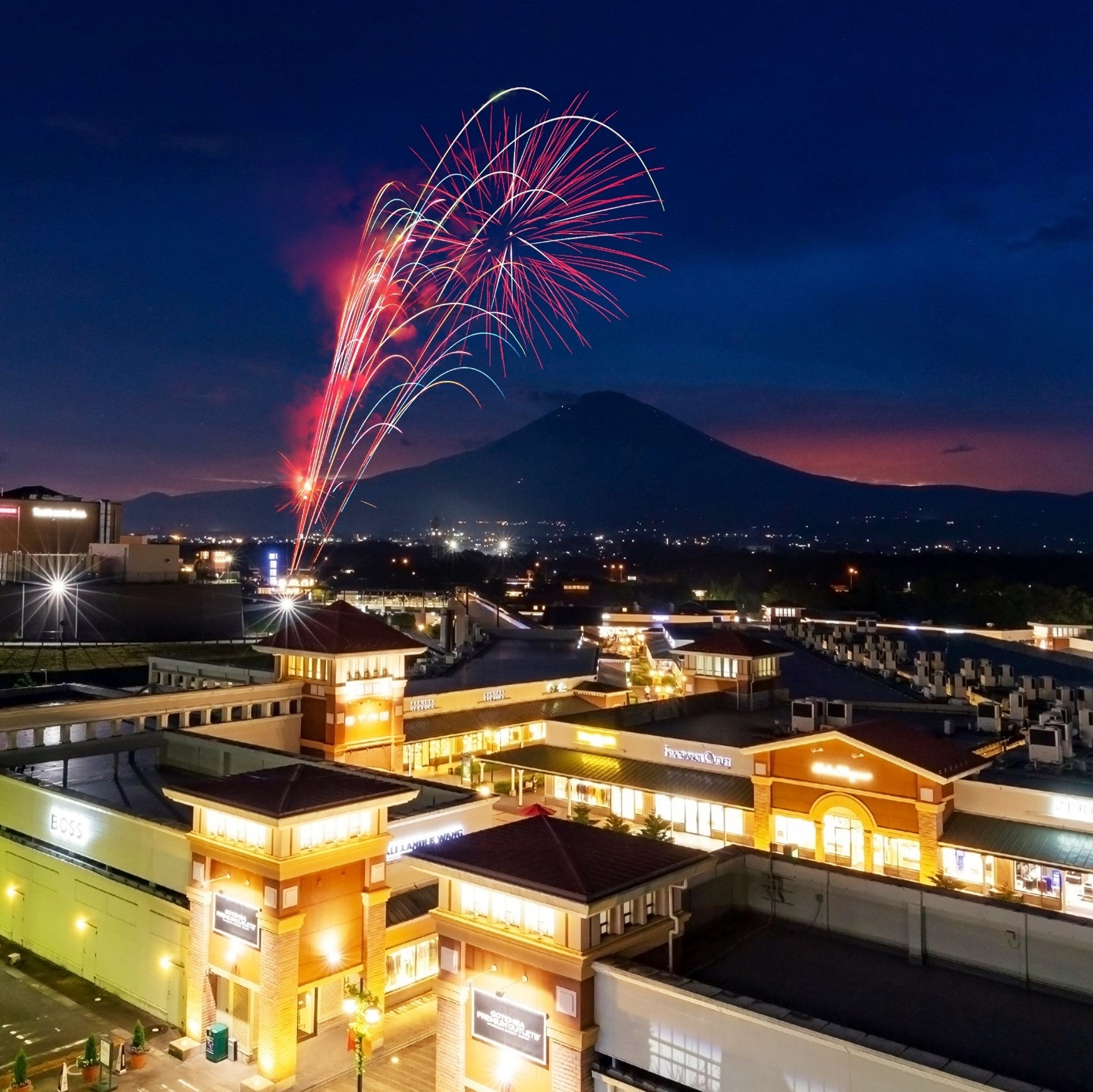 【動画公開】まだ間に合う！御殿場アウトレットの夏祭り「Gotemba Night!! 2024」初日レポート　8月31日（土...