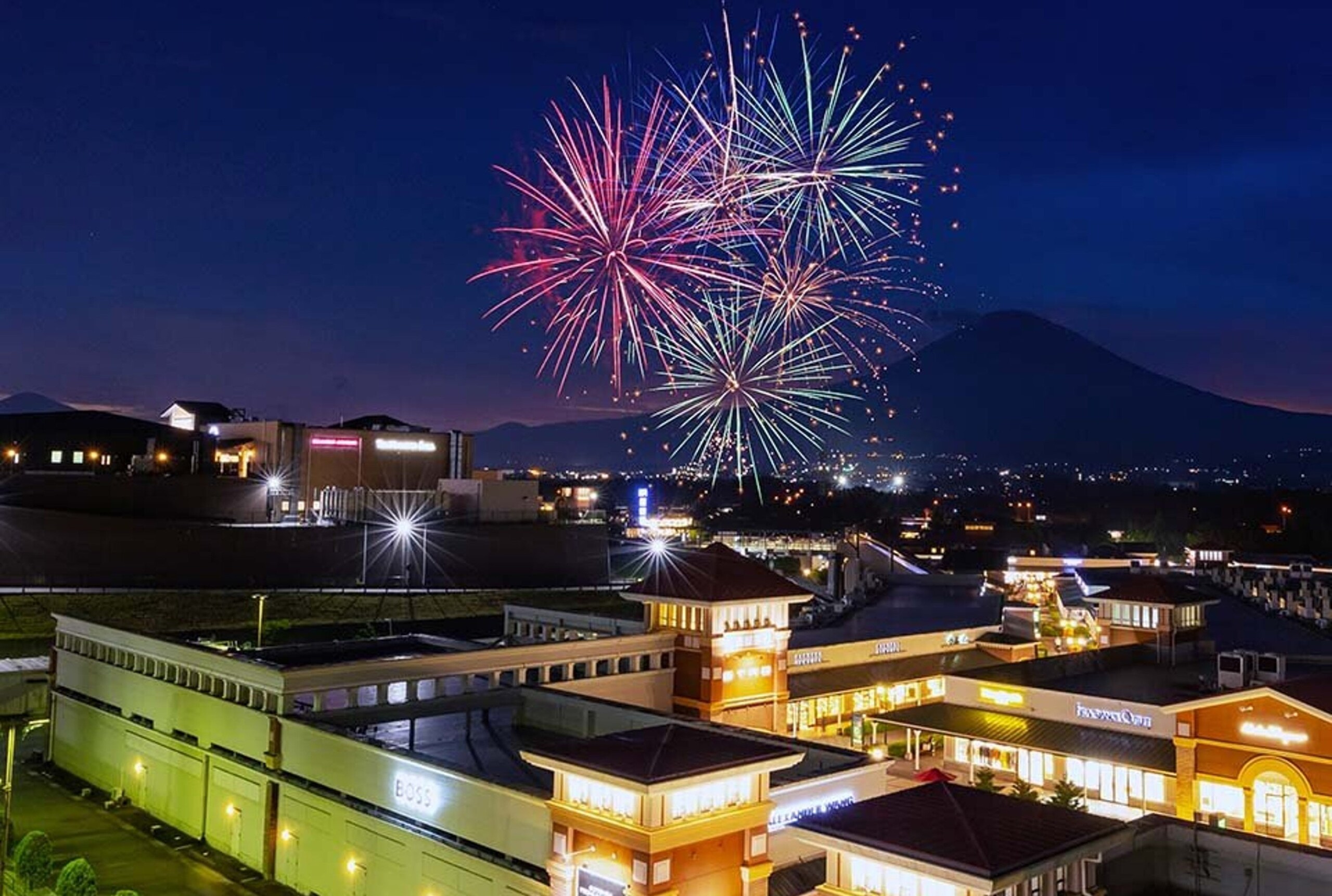 【動画公開】まだ間に合う！御殿場アウトレットの夏祭り「Gotemba Night!! 2024」初日レポート　8月31日（土...